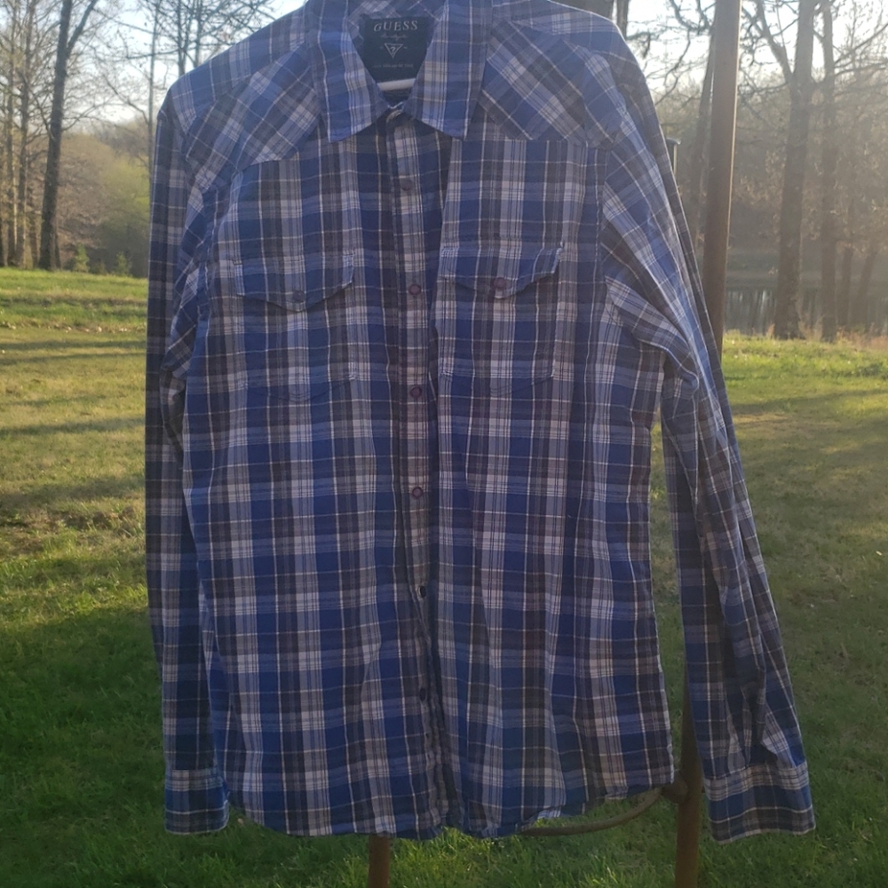 Guess western cut shirt w/snaps